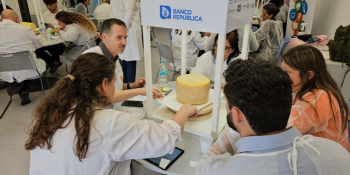 Conocé a los ganadores del 20º Concurso Nacional de Quesos que premió la calidad de la producción láctea y reunió a referentes internacionales